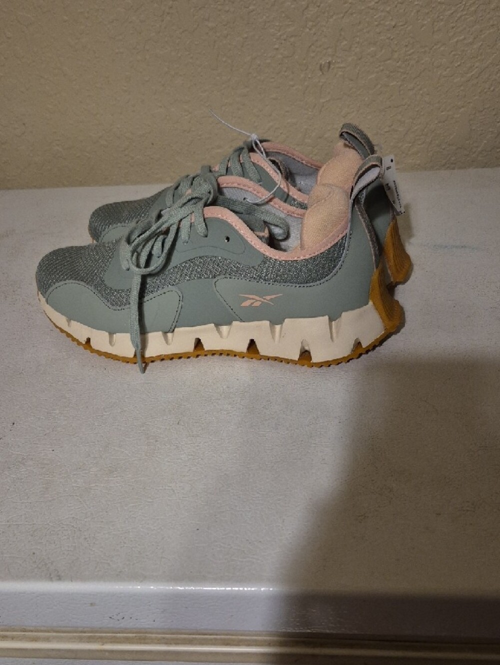 Reebok Women's Mint Green and Blush 8.5 Lace-Up Sneakers - Picture 3 of 7